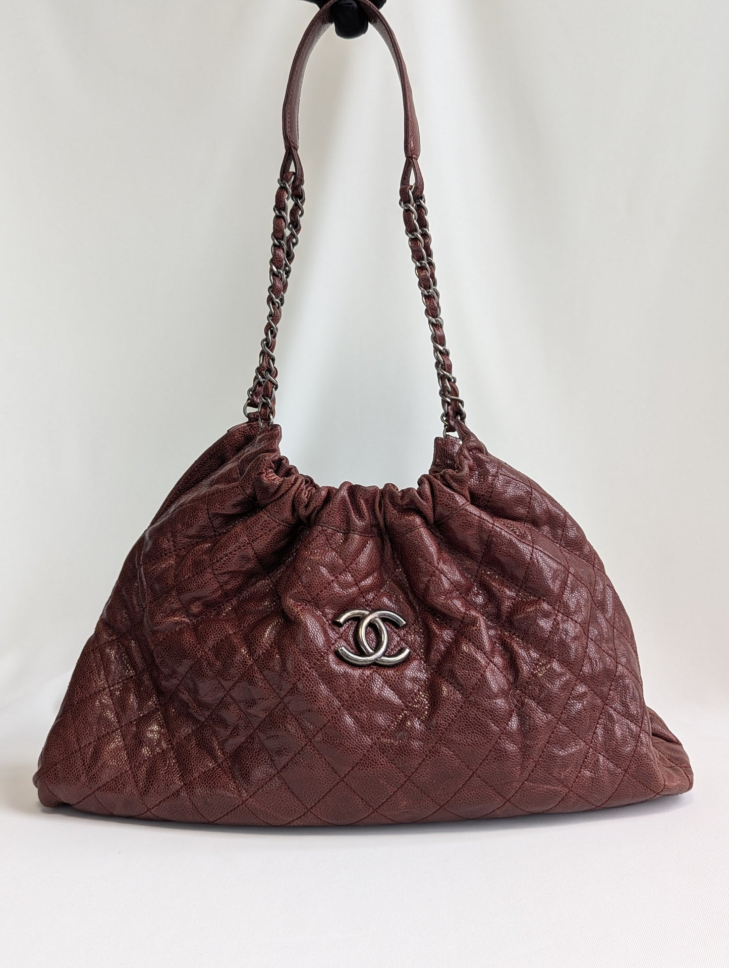 CHANEL Glazed Caviar Quilted Burgandy CC Elastic Shoulder bag